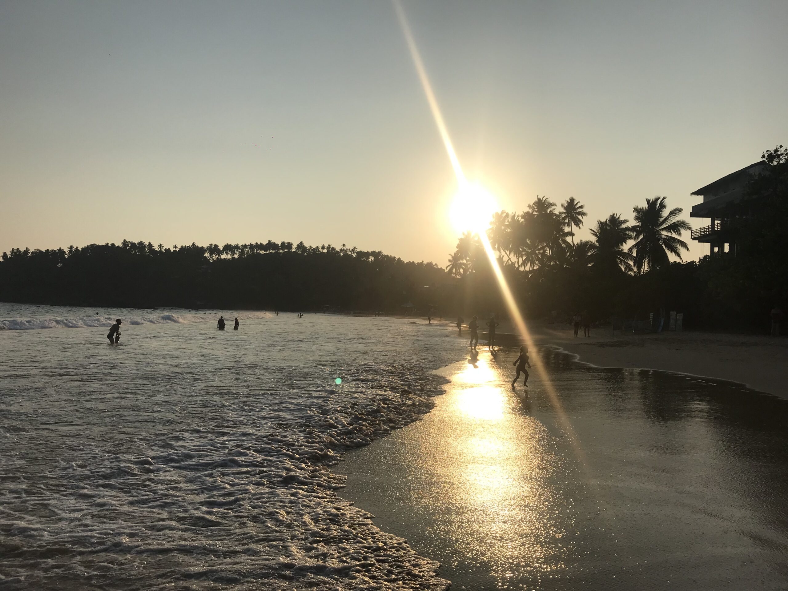 Mehr über den Artikel erfahren Tangalle nach Mirissa – Happy hour am Strand